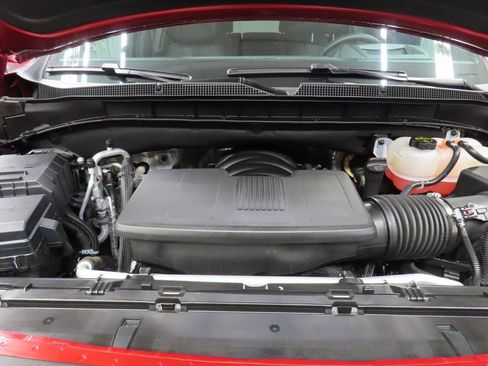 Used 2025 Chevrolet Suburban RST w/ Advanced Technology Package image 28