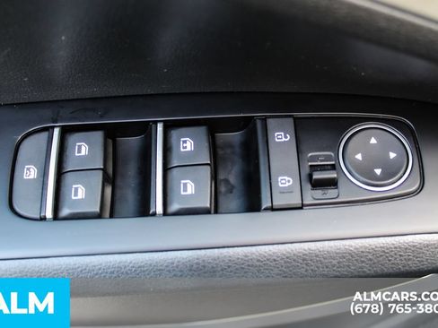 Used 2025 Kia Soul LX w/ LX Technology Package FWD image 36