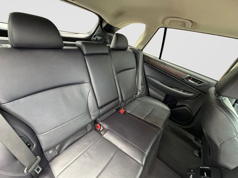 Used 2018 Subaru Outback 3.6R Limited AWD/4WD image 18