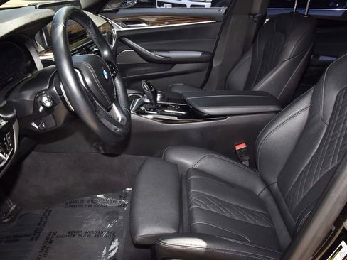 Used 2023 BMW 530i w/ Premium Package RWD image 13