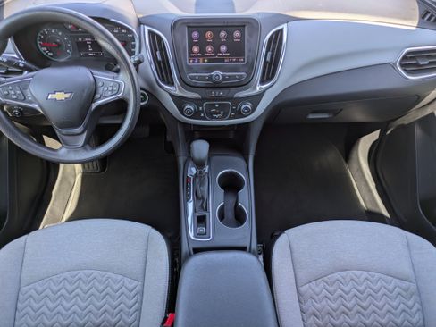 Used 2023 Chevrolet Equinox LS image 9