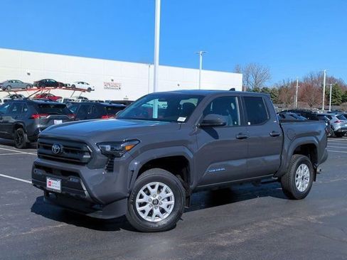 Certified 2024 Toyota Tacoma SR5 image 2