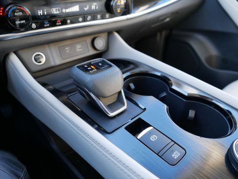 Certified 2022 Nissan Rogue SL w/ SL Premium Package image 22