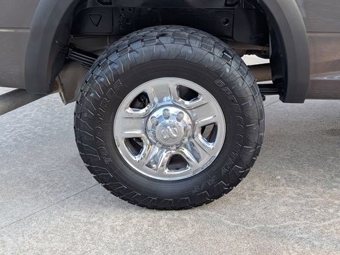 Used 2017 RAM 3500 Tradesman w/ Chrome Appearance Group AWD/4WD image 3