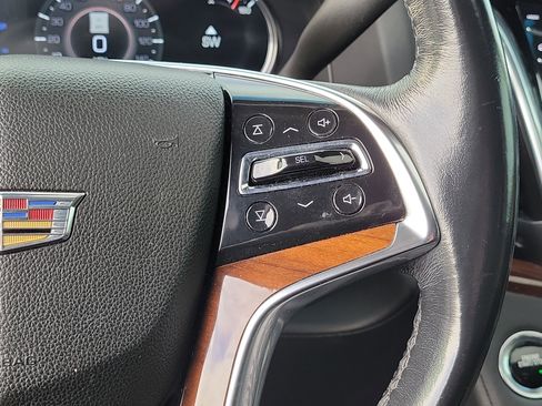 Used 2019 Cadillac Escalade ESV Luxury image 27