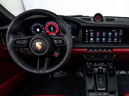 Certified 2025 Porsche 911 Targa 4 GTS AWD/4WD image 14