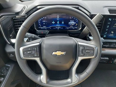 Used 2025 Chevrolet Silverado 1500 LT image 32