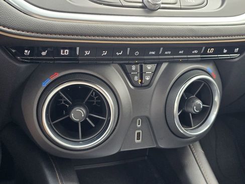 Used 2021 Chevrolet Blazer Premier image 20