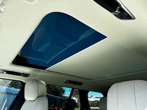 New 2025 Land Rover Range Rover SE image 10