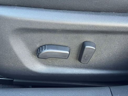 Used 2025 Nissan Altima 2.5 SV image 17