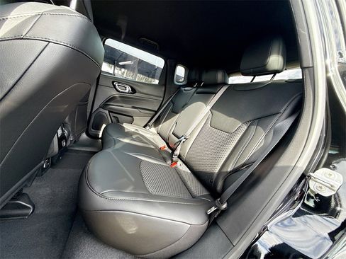 New 2026 Jeep Compass Latitude image 25