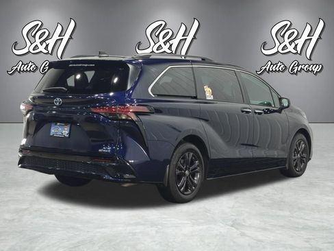 Used 2024 Toyota Sienna XSE w/ XSE Plus Package AWD/4WD image 21
