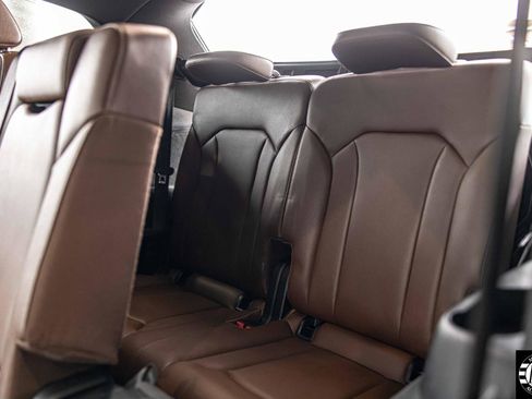 Used 2018 Audi Q7 3.0T Prestige w/ Prestige Package image 37