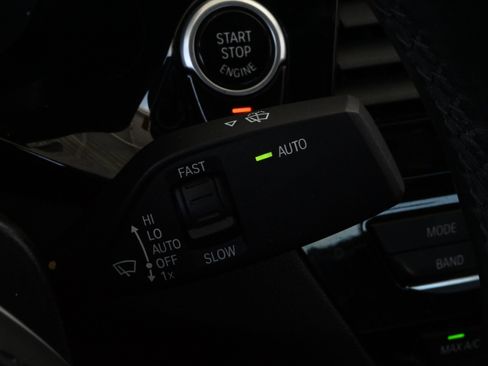 Used 2021 BMW M550i xDrive AWD/4WD image 35