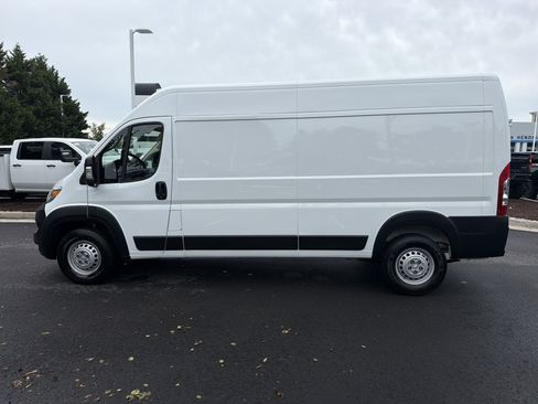 Used 2025 RAM ProMaster 2500 w/ Convenience Group FWD image 7