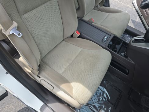 Used 2012 Honda CR-V EX image 10