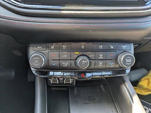 Used 2022 Dodge Durango R/T image 18