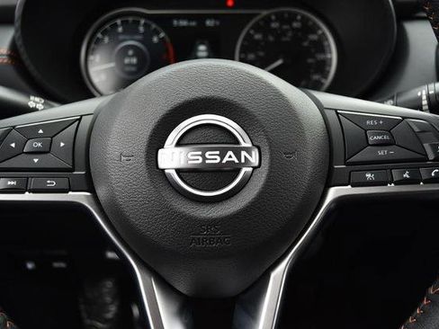 New 2025 Nissan Versa SR w/ Trunk Package image 17