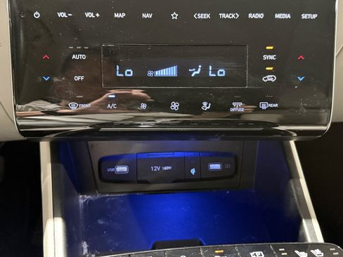 Used 2023 Hyundai Tucson Limited FWD image 13