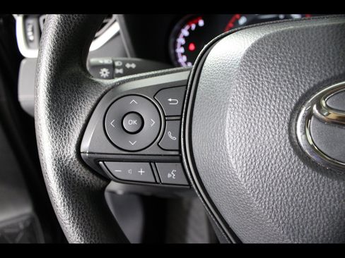 Used 2024 Toyota RAV4 XLE w/ Convenience Package FWD image 21