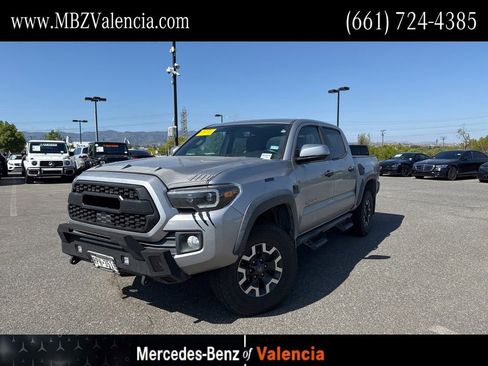 Used 2018 Toyota Tacoma TRD Off-Road AWD/4WD image 1