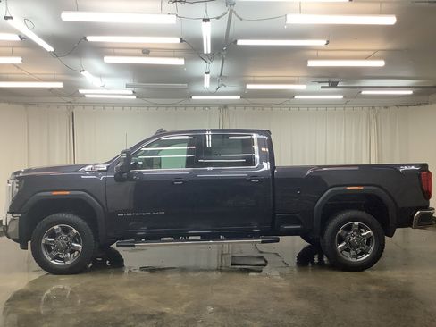 New 2026 GMC Sierra 2500 SLE w/ Max Trailering Package image 10