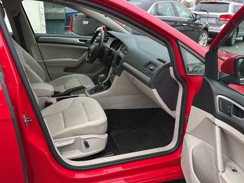 Used 2016 Volkswagen Golf Limited Edition image 25