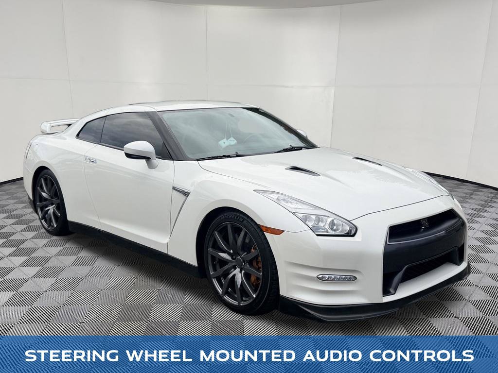 Used 2015 Nissan GT-R Premium AWD/4WD image 8