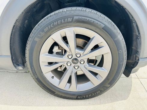 Used 2023 Ford Explorer XLT w/ Equipment Group 202A AWD/4WD image 45