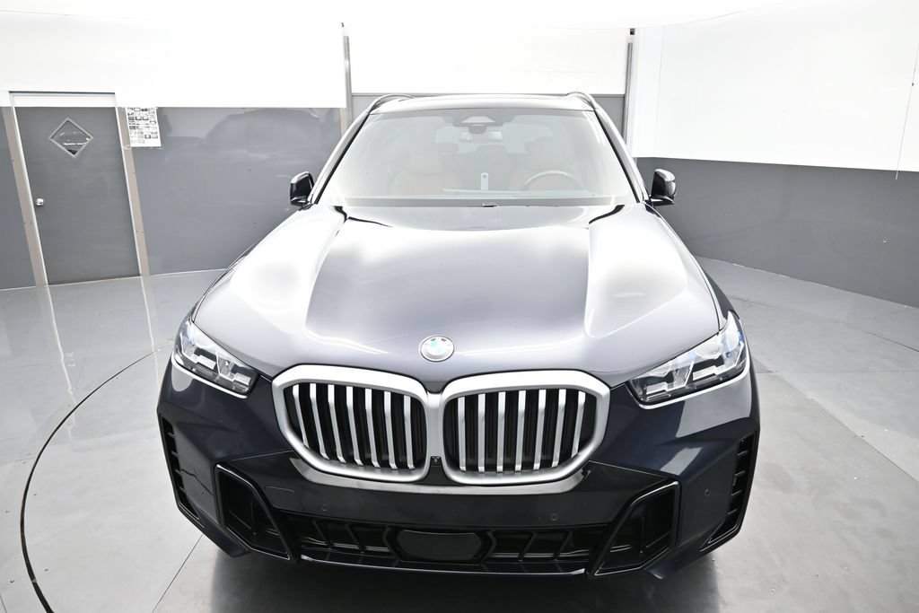 Used 2025 BMW X5 xDrive40i w/ M Sport Package AWD/4WD image 9
