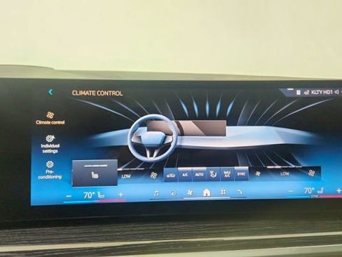 Used 2025 BMW X5 xDrive40i w/ M Sport Package image 52