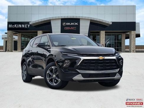 Certified 2025 Chevrolet Blazer LT AWD/4WD image 1