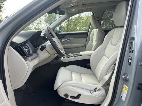 New 2026 Volvo XC90 B6 Ultra image 13