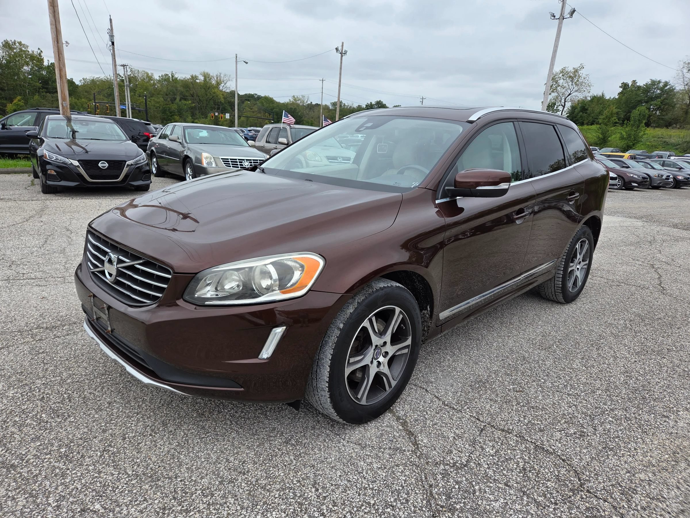 Used 2015 Volvo XC60 T6 Premier Plus AWD/4WD image 2