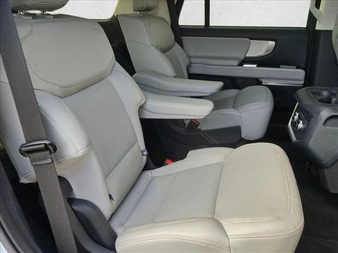 Used 2025 Ford Expedition Active image 21