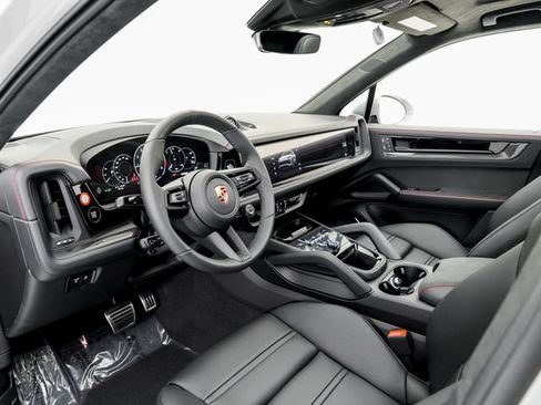 New 2026 Porsche Cayenne GTS AWD/4WD image 4