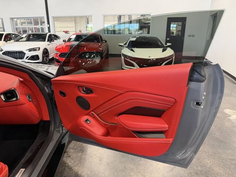 Used 2019 Aston Martin V8 Vantage Coupe RWD image 10