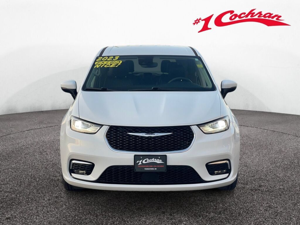 Used 2023 Chrysler Pacifica Touring-L FWD image 33