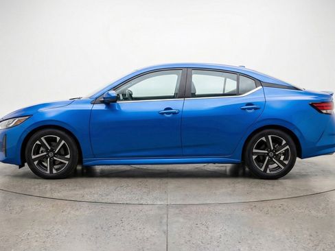 Used 2025 Nissan Sentra SV image 5