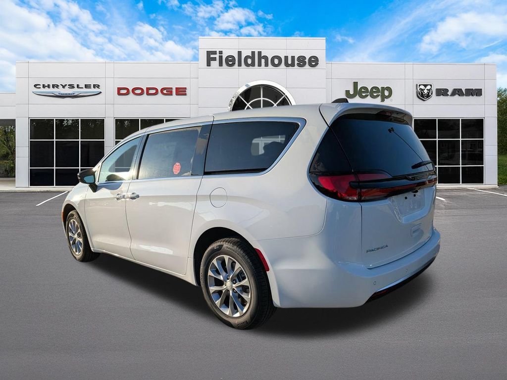 New 2027 Chrysler Pacifica Select AWD/4WD image 6
