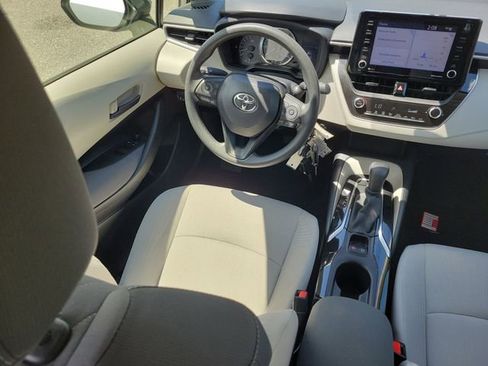 Used 2022 Toyota Corolla LE FWD image 13