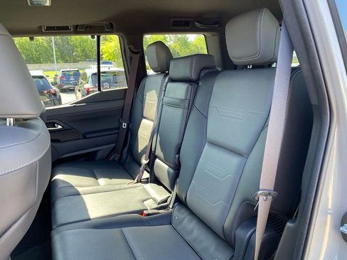 Used 2024 Lexus GX 550 w/ Accessory Package (2T) AWD/4WD image 27
