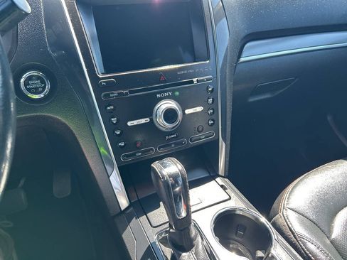 Used 2018 Ford Explorer Sport AWD/4WD image 9