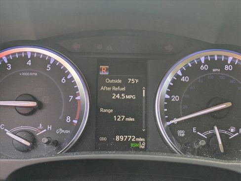 Used 2018 Toyota Highlander XLE image 10