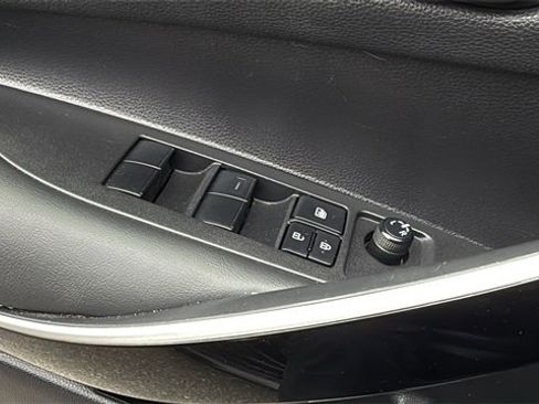 Certified 2022 Toyota Corolla LE image 31