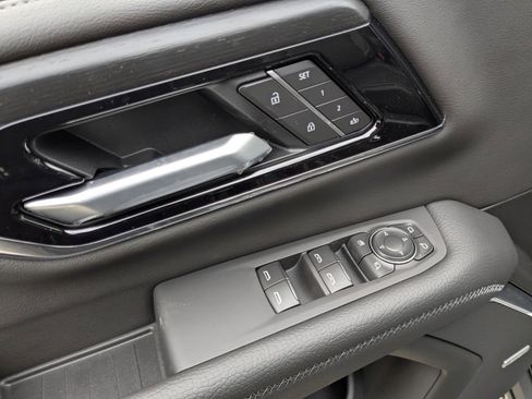 New 2026 GMC Yukon XL Denali w/ Denali Reserve Package image 10