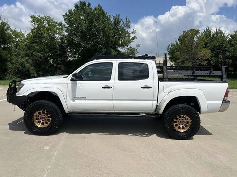 Used 2015 Toyota Tacoma PreRunner w/ SR5 Package RWD image 9
