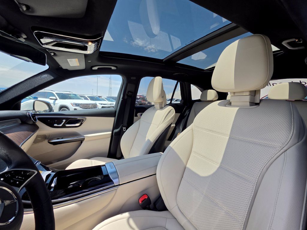 Used 2026 Mercedes-Benz GLC 300 image 11
