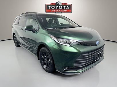 Used 2025 Toyota Sienna XLE Woodland Edition