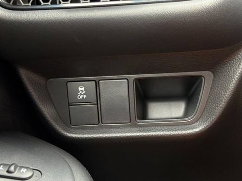 Certified 2024 Honda HR-V LX image 35